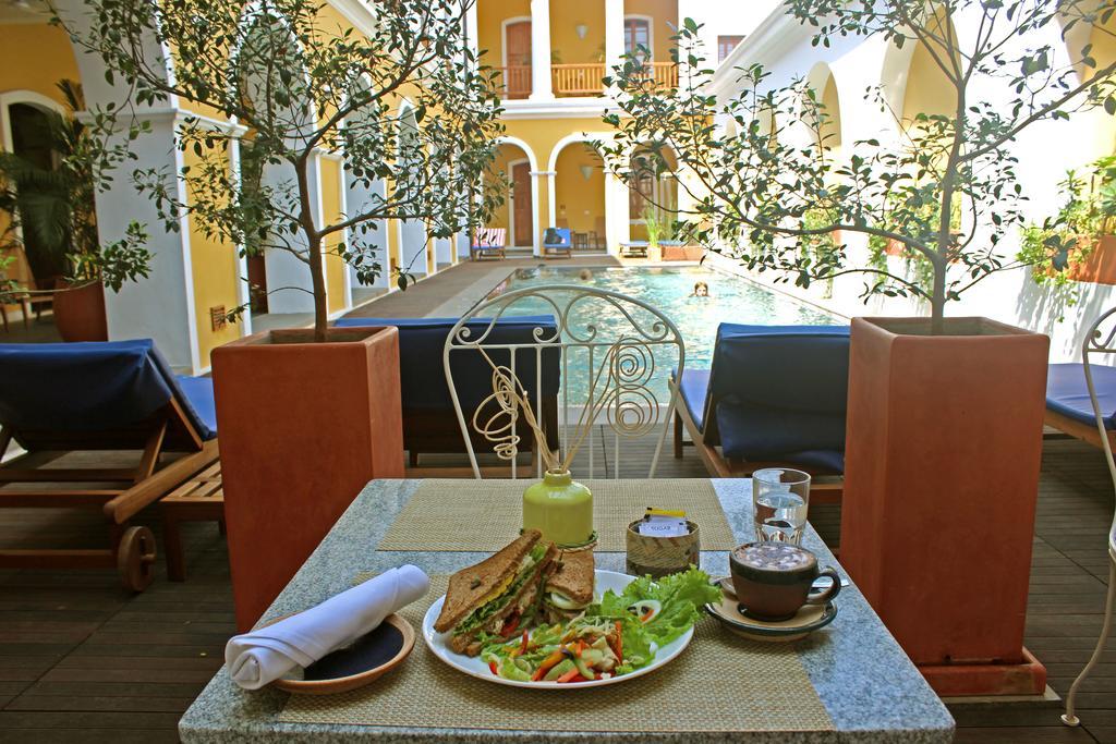 Palais De Mahe - A Cgh Earth Experience Hotel Puducherry Eksteriør billede