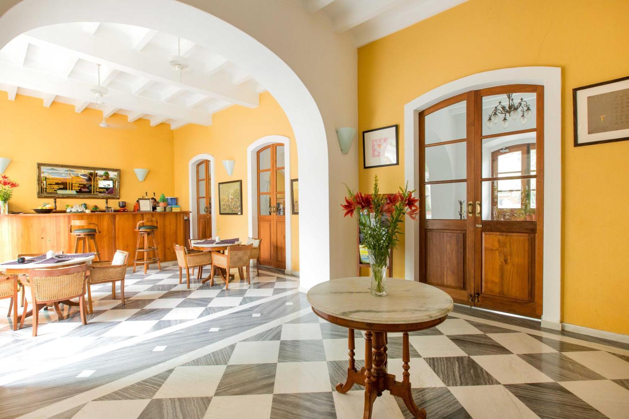 Palais De Mahe - A Cgh Earth Experience Hotel Puducherry Eksteriør billede